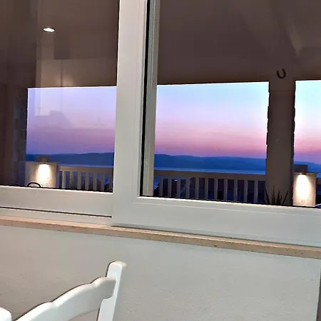 Apartment Mit Blick Auf Wasser By Interhome